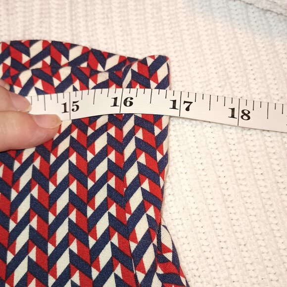 Cabi Size L High Rise Red and Blue Wide Leg Crops - Picture 6 of 12